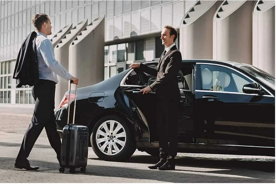 Benefits of Private Car Service for Airport Transfers
