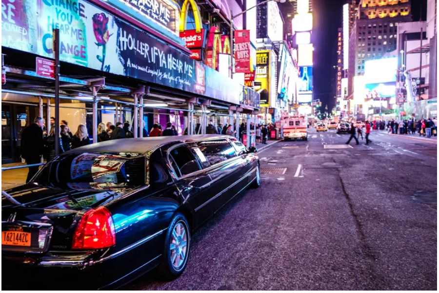 Discover Limousine Tours of NYC's Famous Landmarks